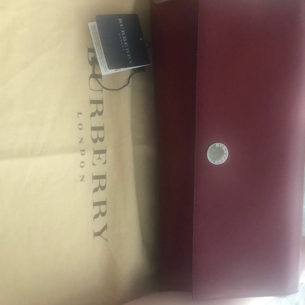 Classic original leather Burberry red clutch - Picture 2 of 6